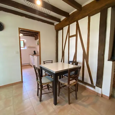 Appartement Fenil T3, Maison Avec Jardin